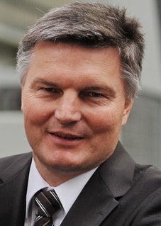 1660252917488 Siblogjohannhofmannheadshot