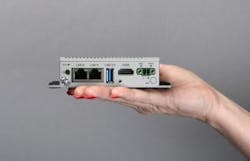 ResizedImage325209-Uno-Gateway-In-hand-size ResizedImage325209-Uno-Gateway-In-hand-size