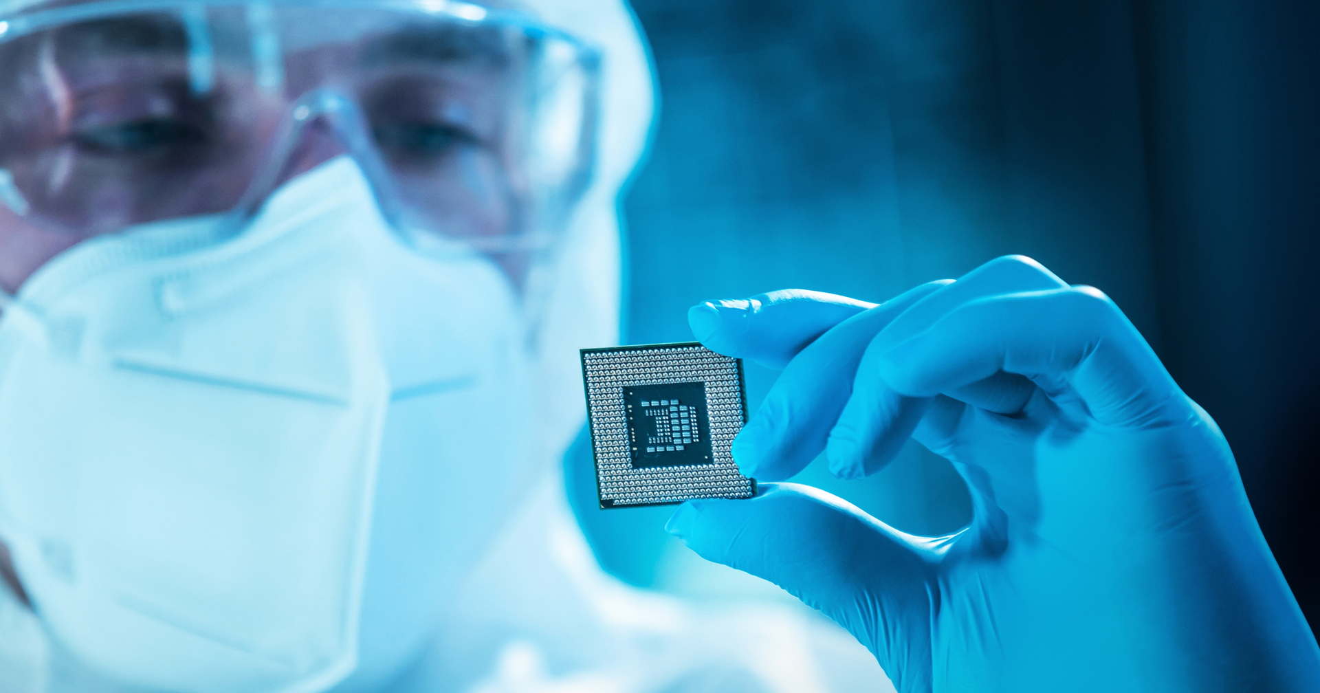 H Microchip Worker 640a3becdee4a